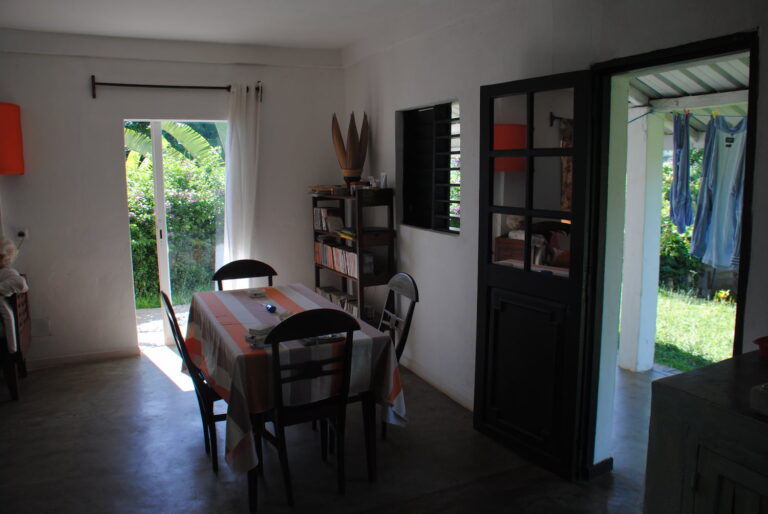 Salle à manger – Appartement 2 Villa Tropical