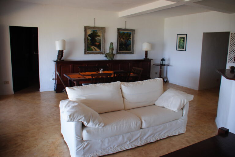 Séjour spacieux de l’appartement – Villa Soleil