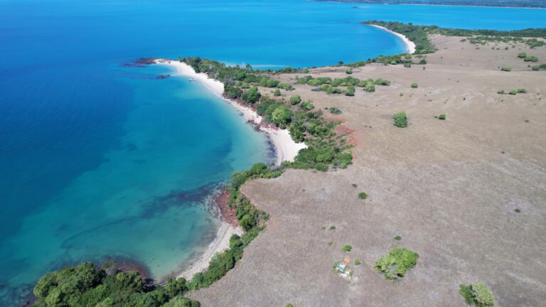 littoral-terrain-nosy-faly-vue-aerienne-drone