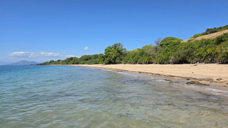 plage-tropicale-nosy-faly-madagascar