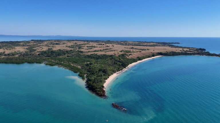 terrain-101-hectares-nosy-faly-vue-aerienne