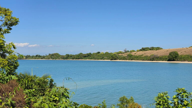 terrain-vue-mer-nosy-faly-madagascar