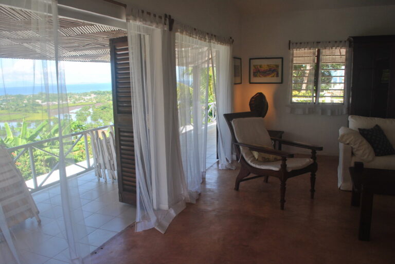 Villa Soleil – Salon ouvert sur la vue mer