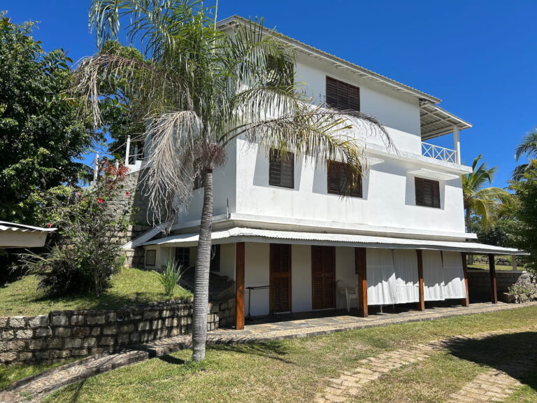 Villa Tropical – Façade et jardin